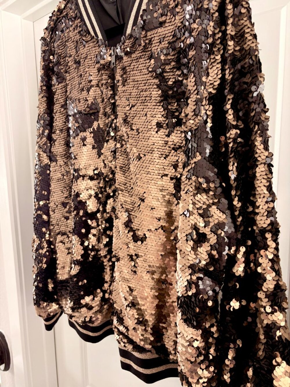 Torrid Sequin Bomber Jacket Black Gold Varsity Style Size 3x - Picture 3 of 4